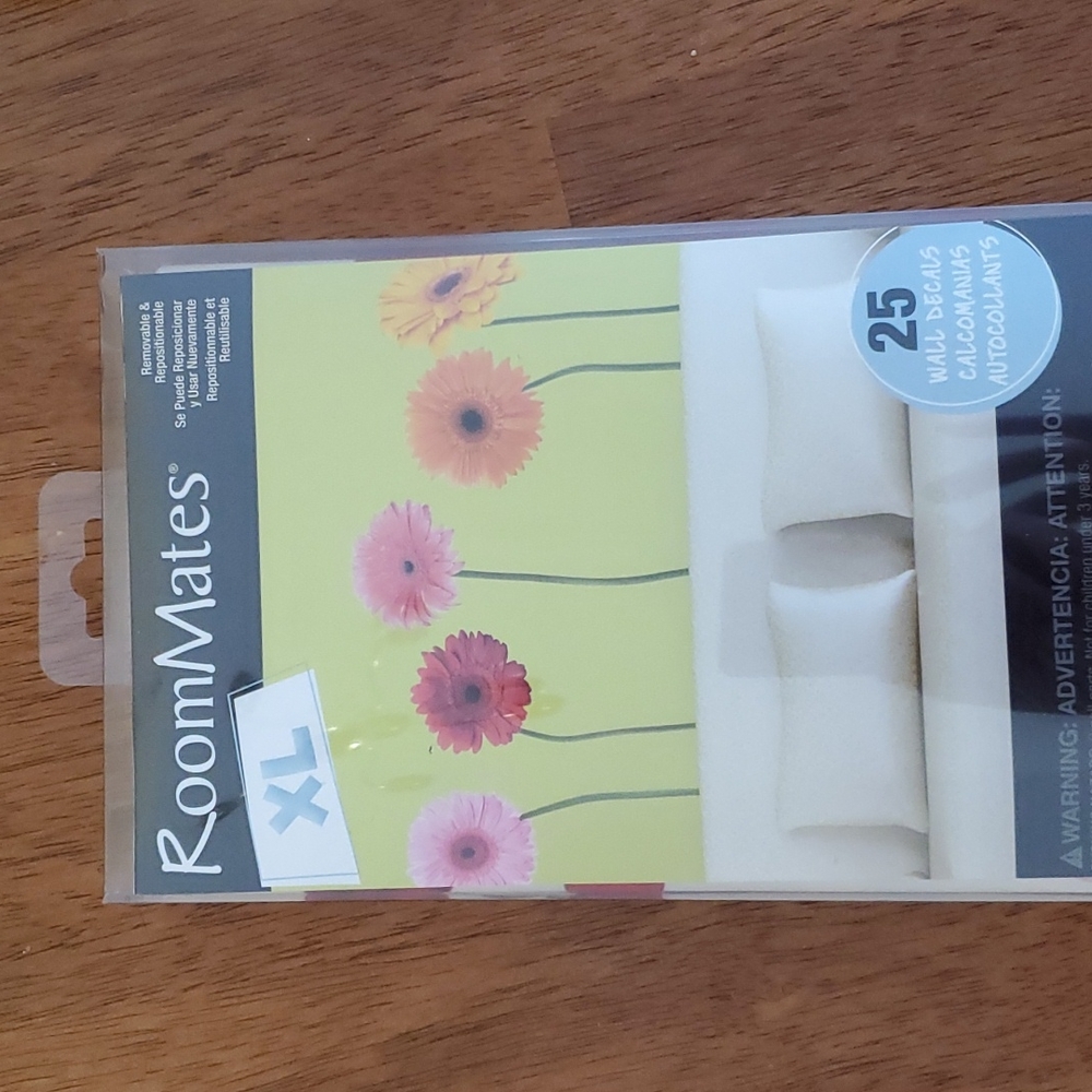Roommates gerbera daisy wall decals
